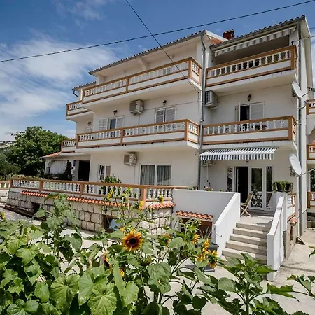 Apartman Jasmina Banjol Exterior photo