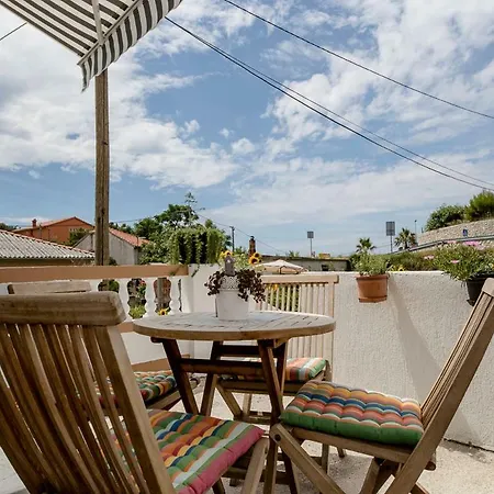 Apartman Jasmina Banjol Exterior photo